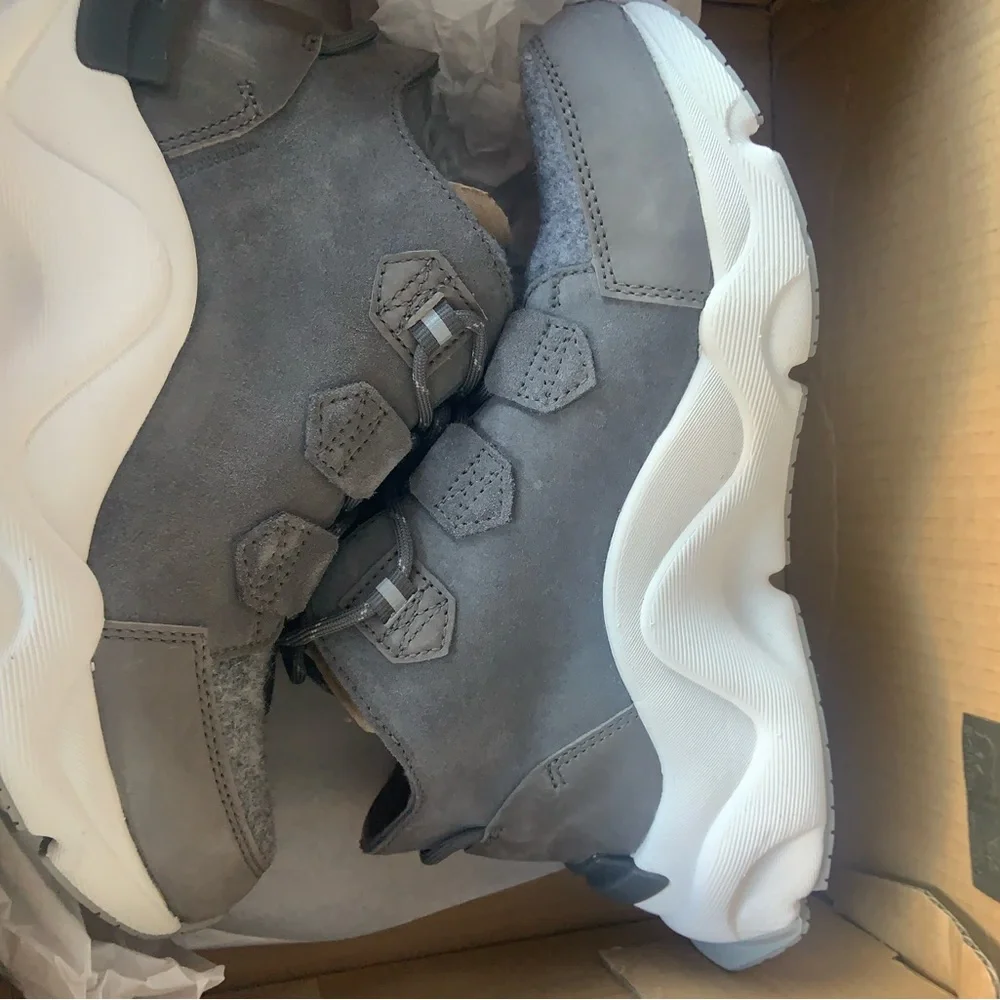 Sorel Caribou RNGD Kinetic Waterproof Sneakers Ankle Boots NEW 6.5 Quarry S Salt - Picture 3 of 6